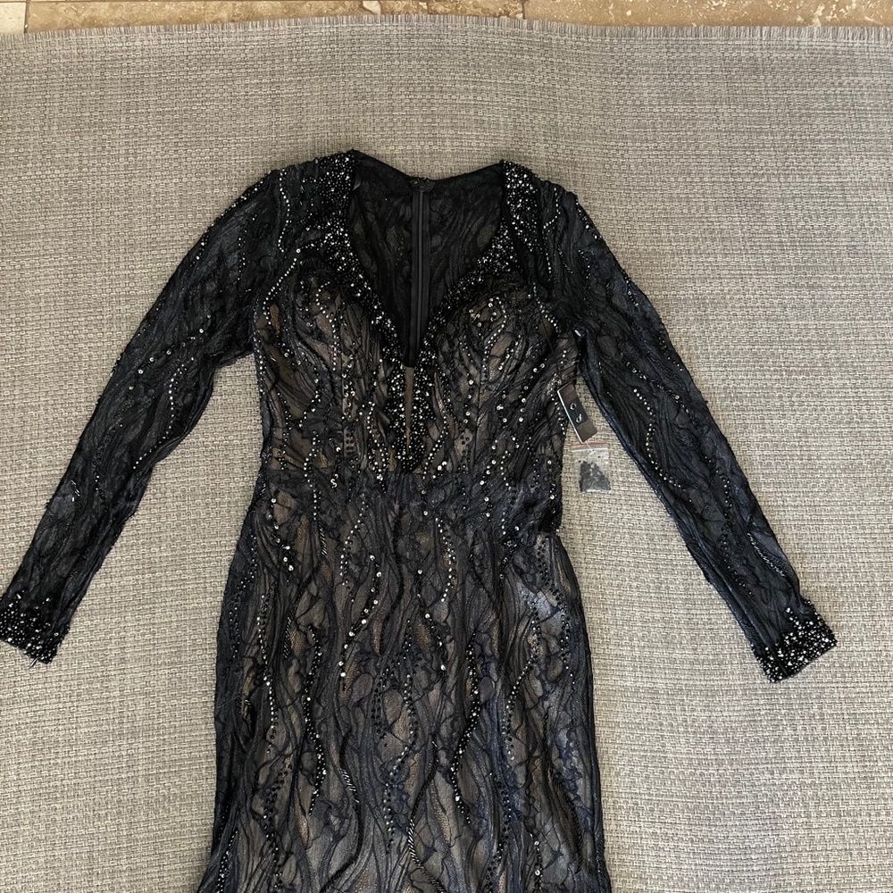Mac Duggal Black Lace Evening Gown - Picture 9 of 13